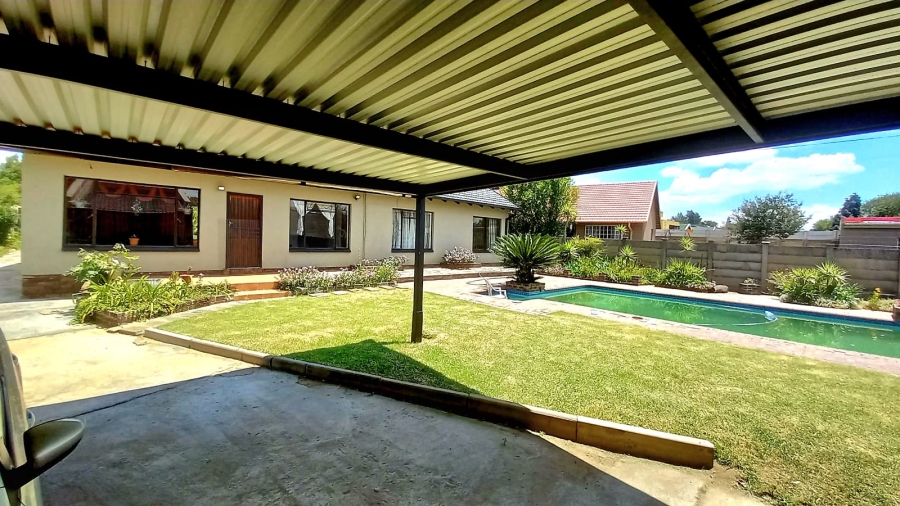 3 Bedroom Property for Sale in Vaalpark Free State